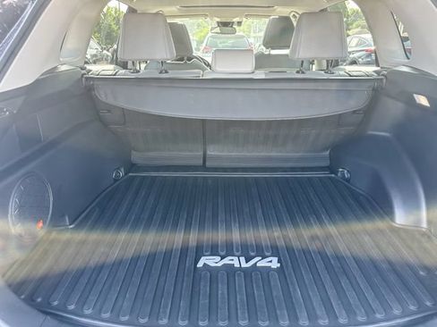 Used 2022 Toyota RAV4 XLE Premium AWD/4WD image 21