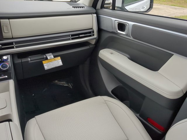 Used 2024 Hyundai Santa Fe SEL FWD image 17