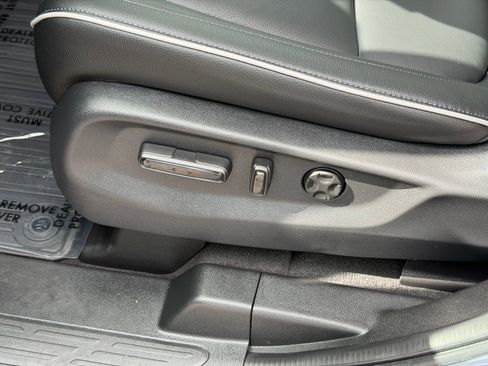 Used 2025 Honda Odyssey Touring image 16