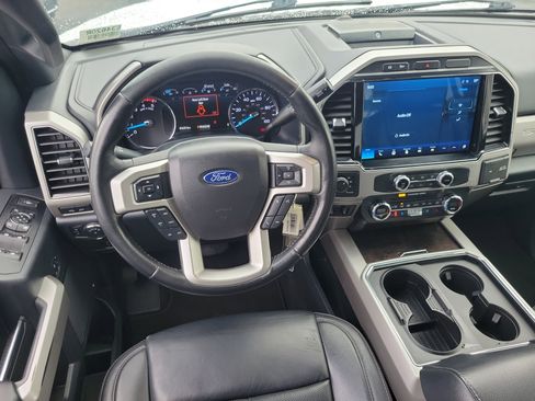 Used 2022 Ford F250 Lariat w/ Lariat Value Package image 4