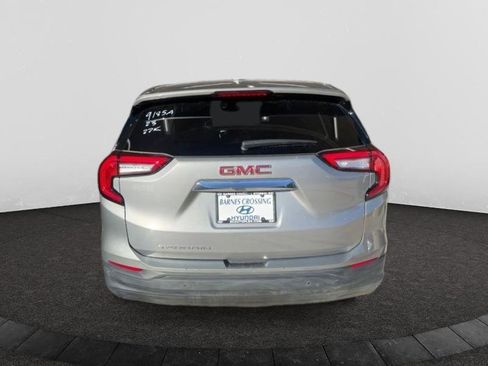 Used 2023 GMC Terrain SLE image 4
