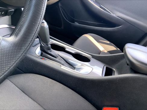Used 2020 Chevrolet Malibu LT FWD image 17