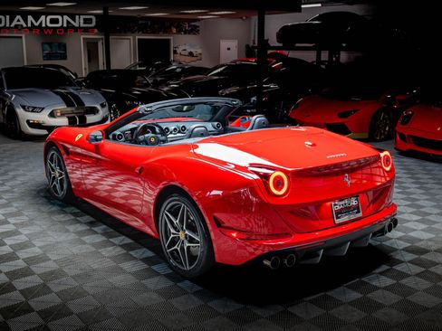 Used 2015 Ferrari California T image 62
