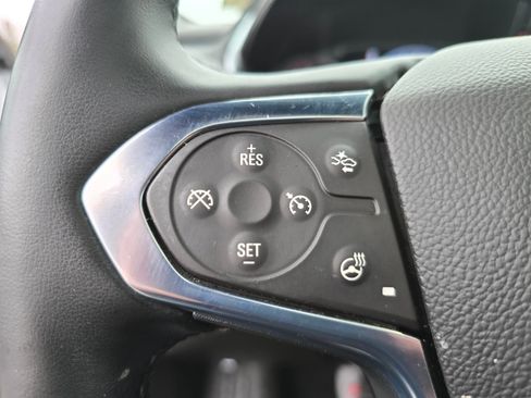 Used 2023 Chevrolet Traverse Premier image 24