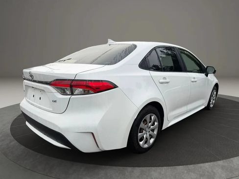 Used 2021 Toyota Corolla LE w/ Carpet Mat Package (TMS) FWD image 5