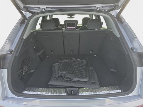 Certified 2025 Audi Q5 Premium w/ Premium Plus AWD/4WD image 11