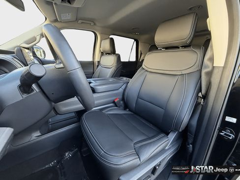 Used 2025 Ford Expedition Active AWD/4WD image 10