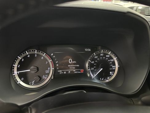 Used 2024 Toyota Highlander LE AWD/4WD image 16
