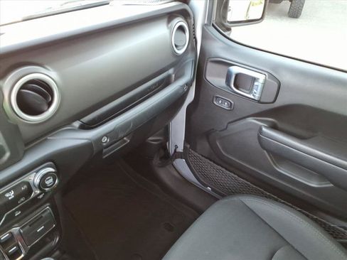 Used 2022 Jeep Gladiator Sport AWD/4WD image 33