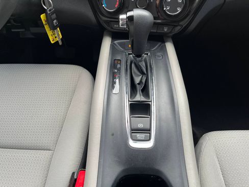 Used 2022 Honda HR-V LX image 26
