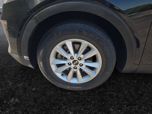 Used 2020 Kia Sorento FWD V6 image 9
