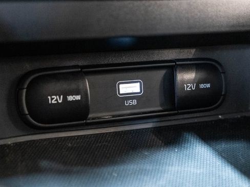 Used 2025 Kia Soul LX FWD image 24