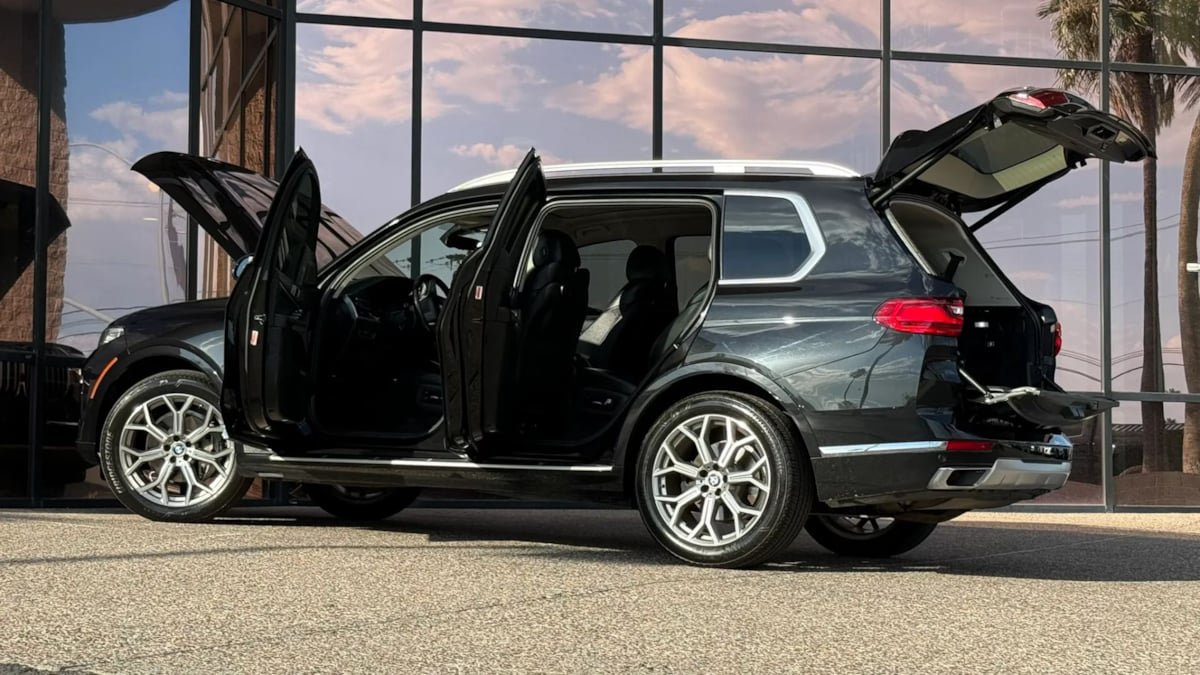 Used 2020 BMW X7 xDrive40i w/ Cold Weather Package AWD/4WD image 29