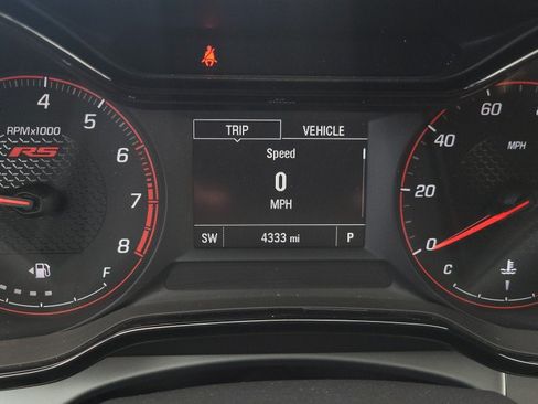 Used 2025 Chevrolet Trax RS w/ Driver Confidence Package FWD image 29