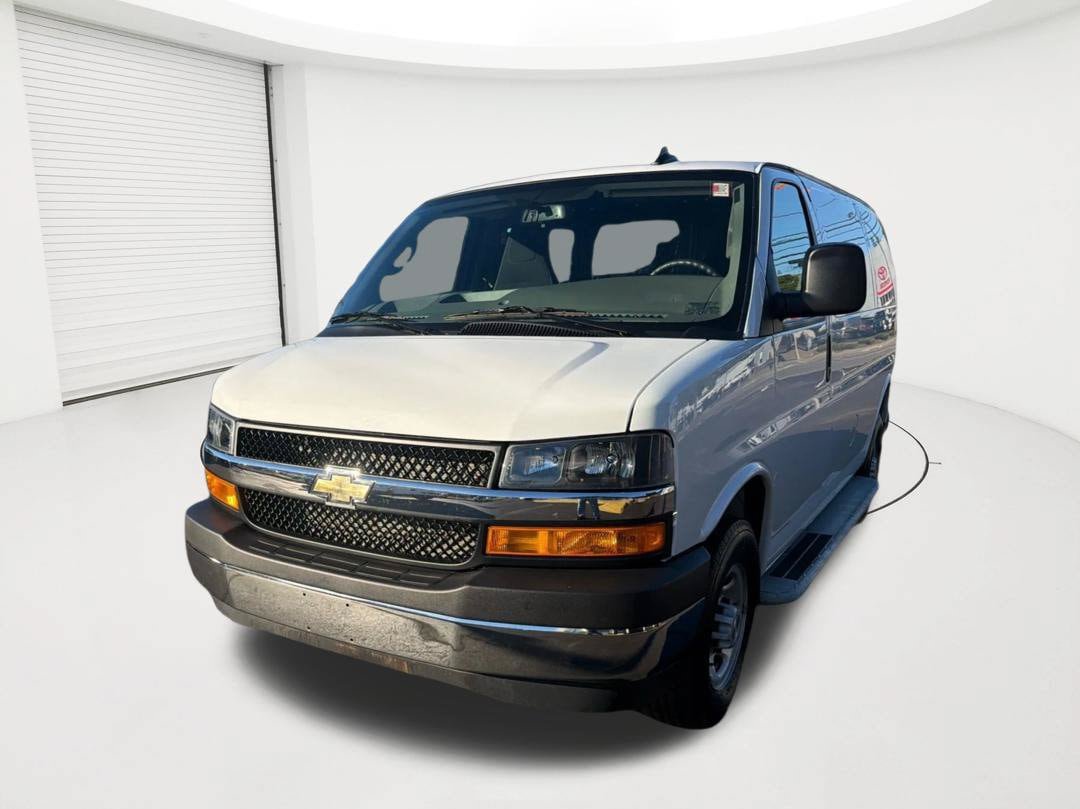 Used 2025 Chevrolet Express 2500 w/ Driver Convenience Package RWD image 2