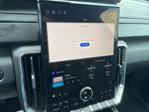 Certified 2025 GMC Acadia Elevation AWD/4WD image 26