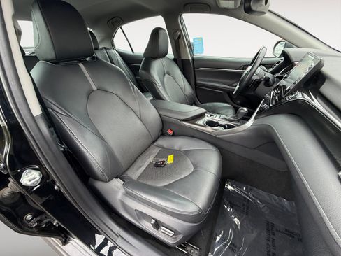 Used 2023 Toyota Camry XSE image 19