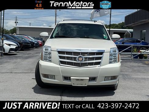 Used 2014 Cadillac Escalade Platinum AWD/4WD image 2