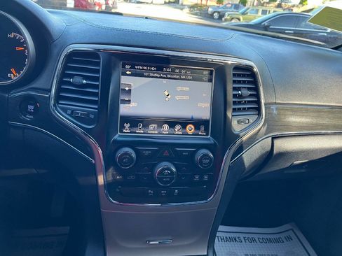 Used 2015 Jeep Grand Cherokee Overland AWD/4WD image 31