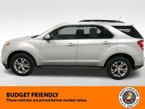 Used 2017 Chevrolet Equinox LT image 3