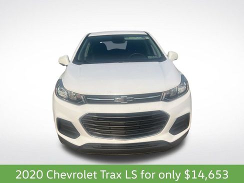 Used 2020 Chevrolet Trax LS w/ Tint and Cruise Package AWD/4WD image 8