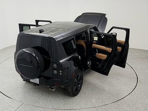 New 2026 Land Rover Defender 110 X-Dynamic SE AWD/4WD image 39