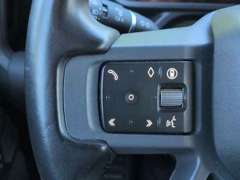 Used 2024 Land Rover Defender 130 X-Dynamic SE image 12