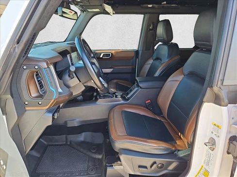 Used 2023 Ford Bronco Outer Banks w/ Sasquatch Package image 16