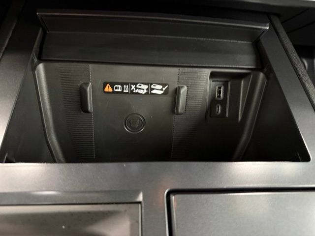 Used 2025 GMC Hummer EV 2X AWD/4WD image 37