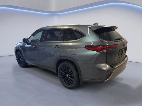 Used 2020 Toyota Highlander Platinum image 4