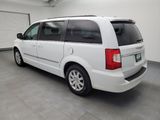 Used 2016 Chrysler Town & Country Touring image 3
