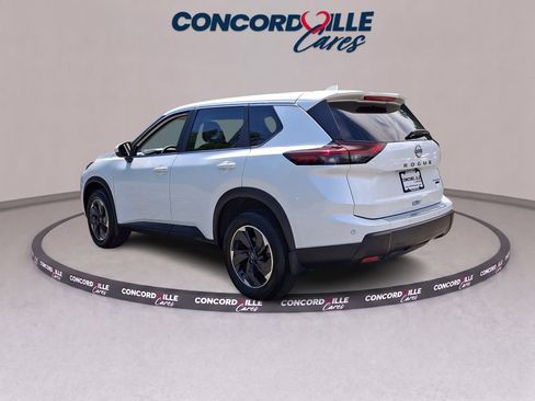 Certified 2025 Nissan Rogue SV AWD/4WD image 5