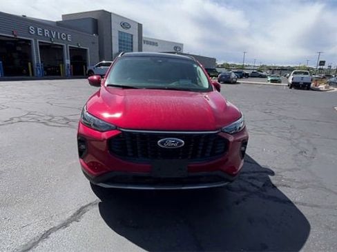Used 2024 Ford Escape SE w/ PHEV Premium Package FWD image 2