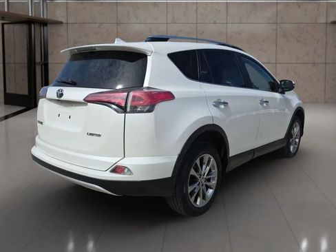 Used 2018 Toyota RAV4 Limited image 7
