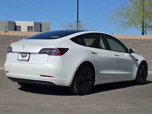 Used 2023 Tesla Model 3 Standard Range image 9