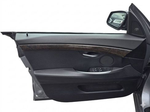 Used 2010 BMW 550i Gran Turismo xDrive image 14