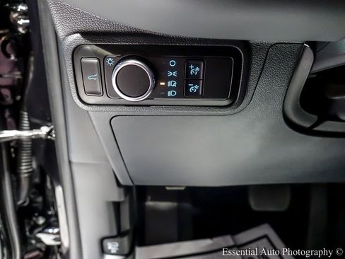 Used 2025 Ford Explorer Active image 23