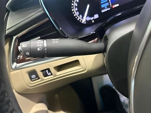 Used 2018 Cadillac XT5 Premium Luxury AWD/4WD image 15