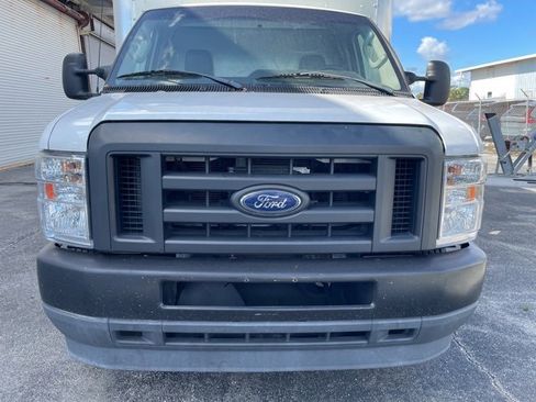 Used 2022 Ford E-350 and Econoline 350 Super Duty w/ Power Windows & Locks Group image 3