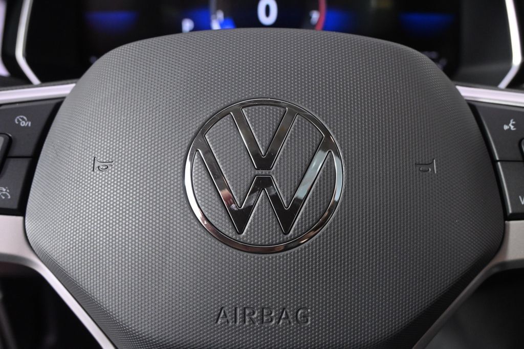 Used 2023 Volkswagen Jetta SE w/ Panoramic Sunroof Package FWD image 34