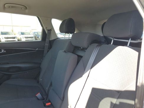 Used 2018 Kia Sorento LX image 25