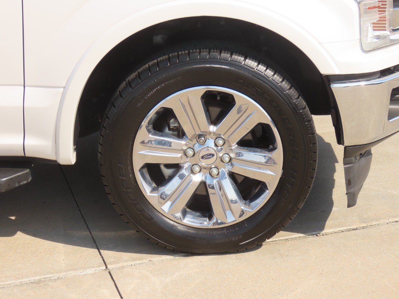 Used 2018 Ford F150 Lariat w/ Equipment Group 502A Luxury RWD image 9