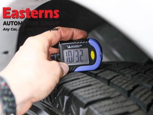 Used 2024 Nissan Armada SV RWD image 30