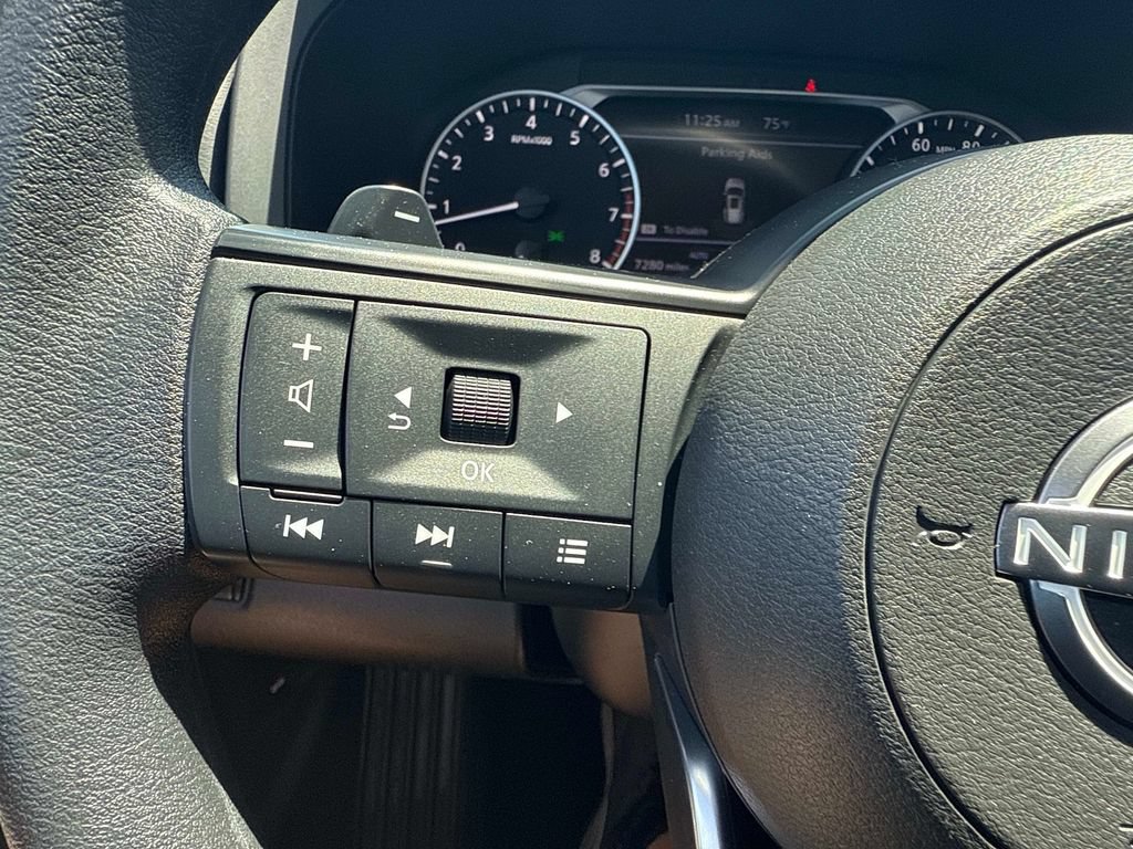 Used 2025 Nissan Pathfinder S AWD/4WD image 28