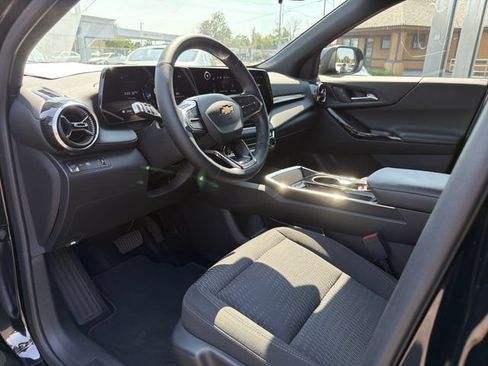 Used 2025 Chevrolet Equinox LT FWD image 6