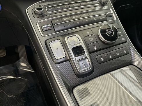 Used 2021 Hyundai Santa Fe Limited image 32