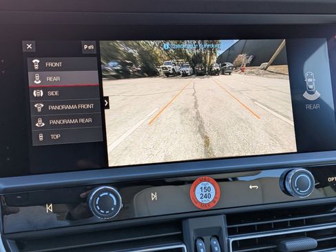 New 2026 Porsche Macan image 18