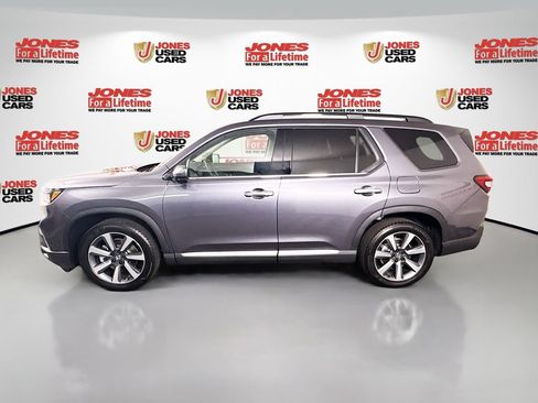 Used 2025 Honda Pilot Elite image 16