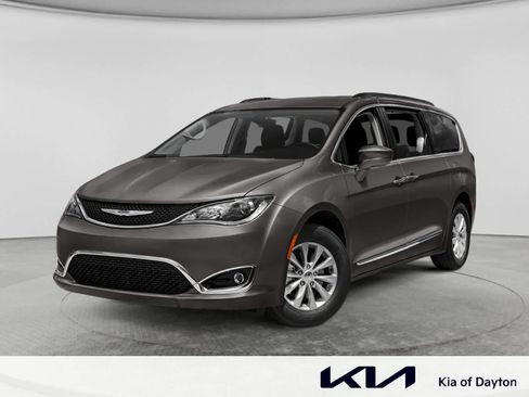 Used 2018 Chrysler Pacifica Touring-L w/ Advanced Safetytec Group FWD image 1