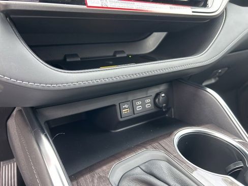 New 2026 Toyota Highlander Limited image 26